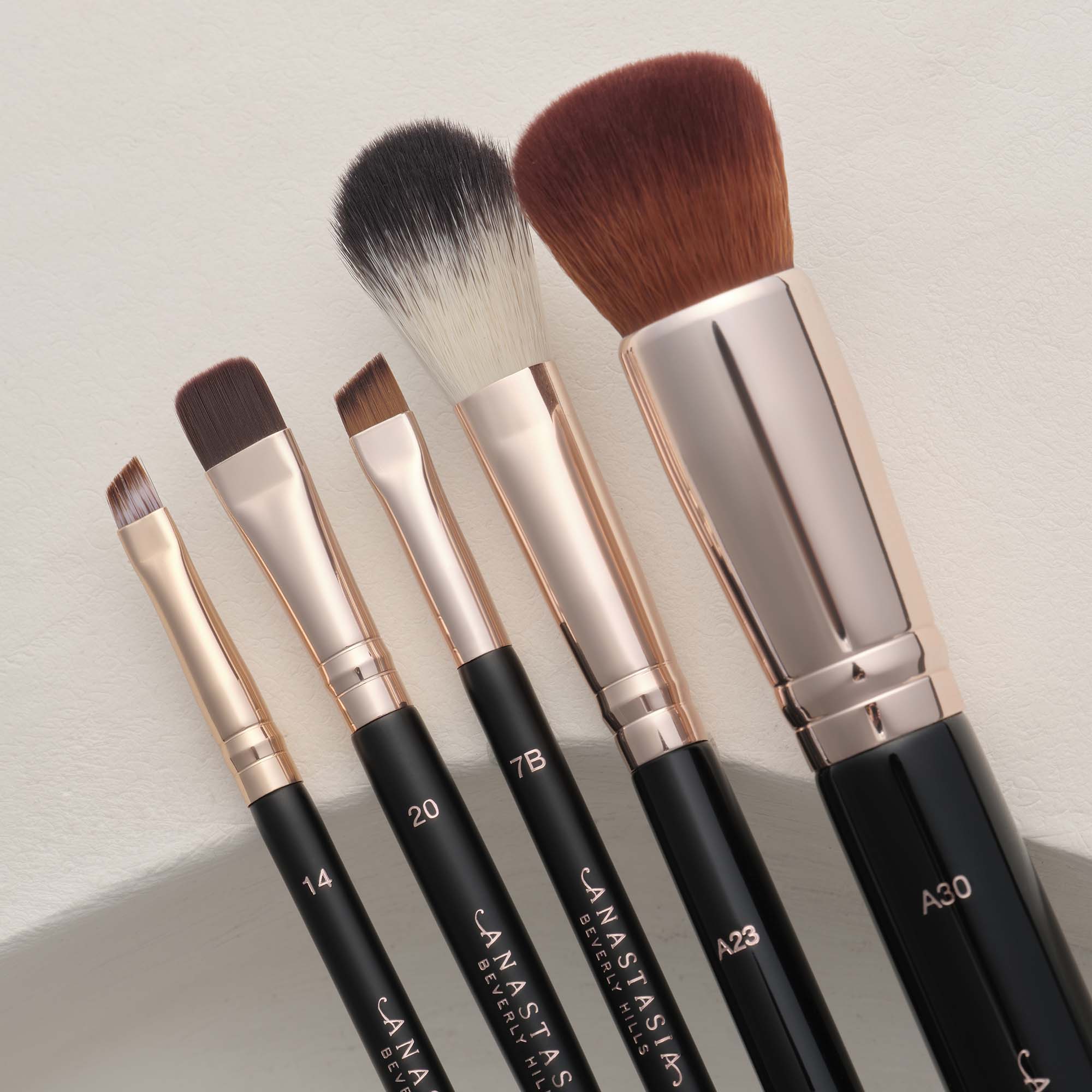 Brush 7B – Dual-Ended Angled Brush - Anastasia