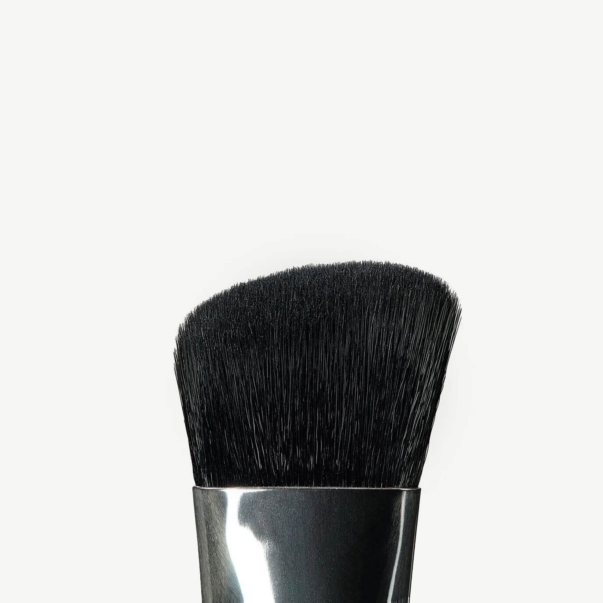 A18 Pro Brush – Angled Chiseler Brush - Anastasia
